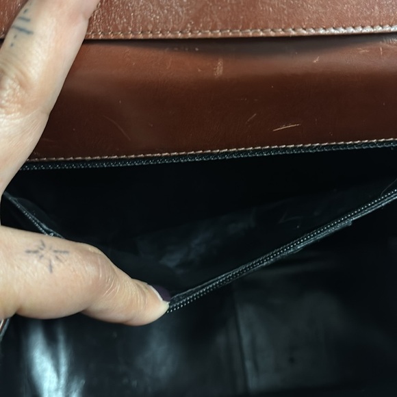 Ferragamo Crossbody Vintage - Picture 10 of 13